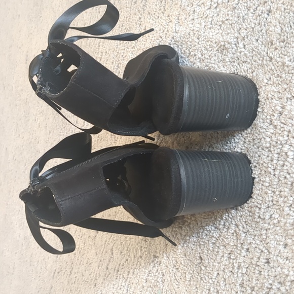 Old Navy  peep toe booties. fabric, lace up and zipper closures. - Picture 5 of 11